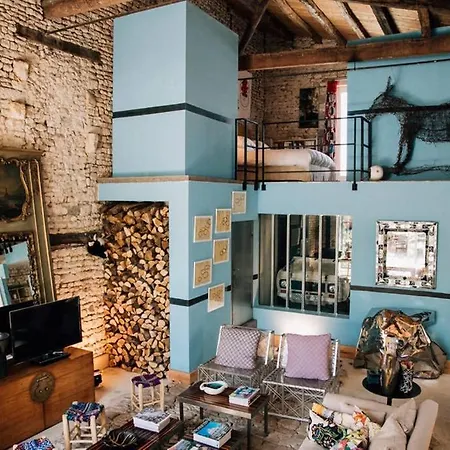 Chais Rhethais Au Volume Exceptionel Coeur De Village Holiday home